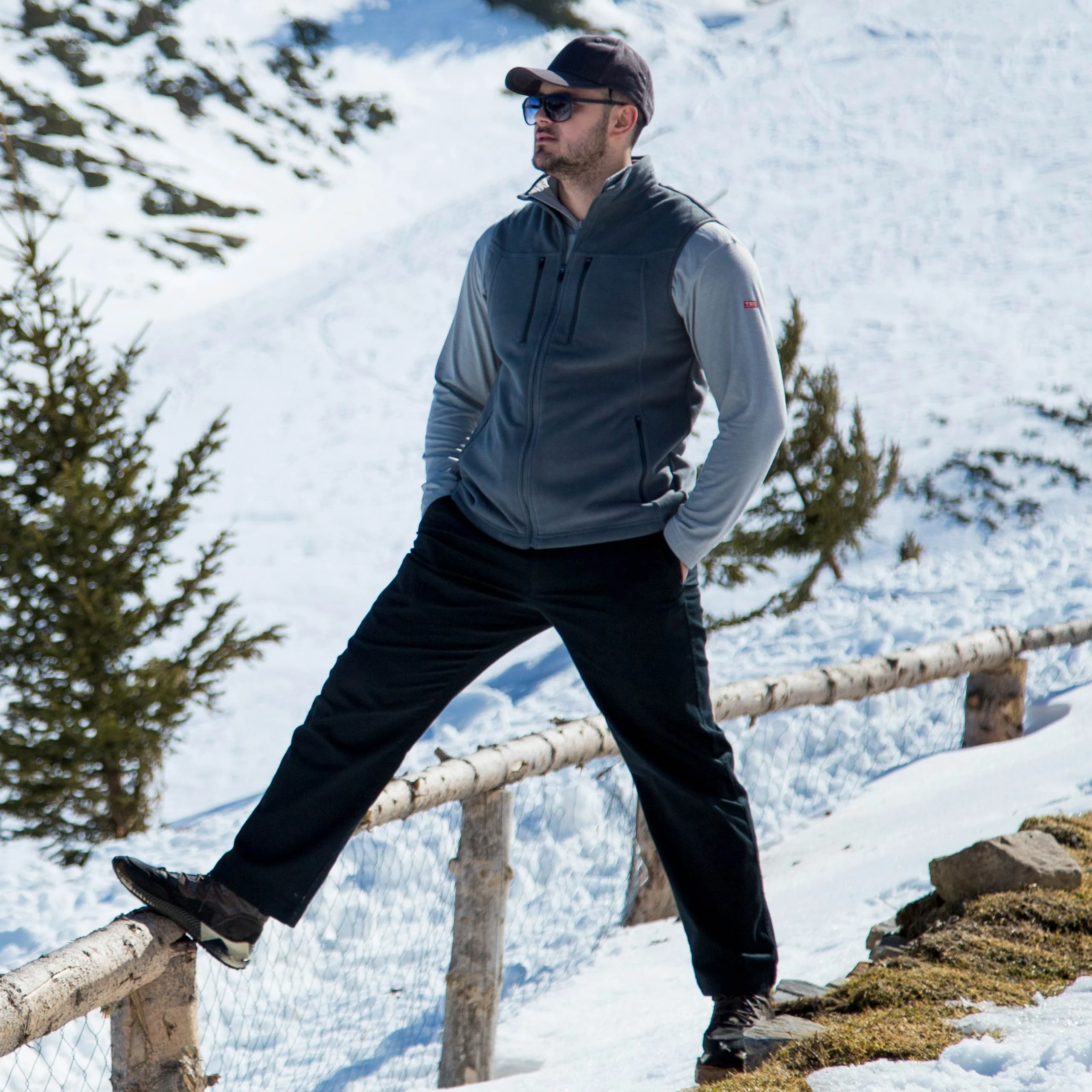 Fireside Fleece Vest-Men's - Image 5